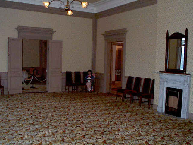 �y��������3